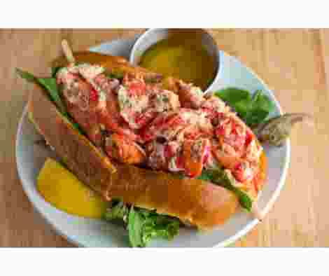  Savoring the Flavors of Lobster Rolls